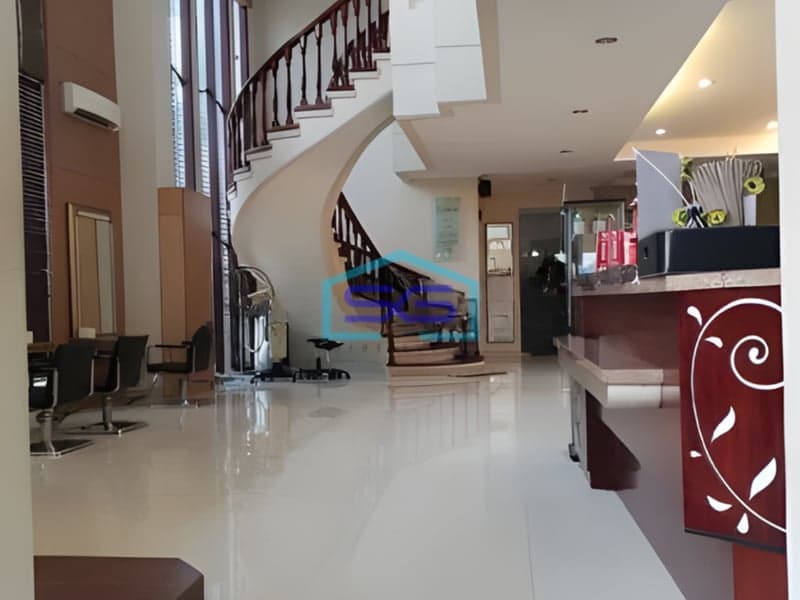 Dijual Ruang Usaha di Surabaya Luas Tanah 614m2