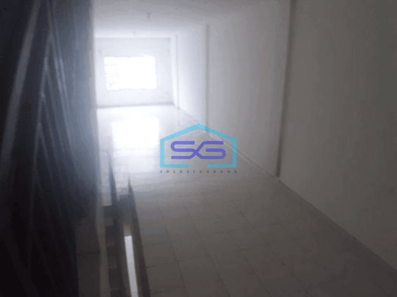 Disewa Ruko tepi jalan raya dalam di Tambora Jakarta Barat