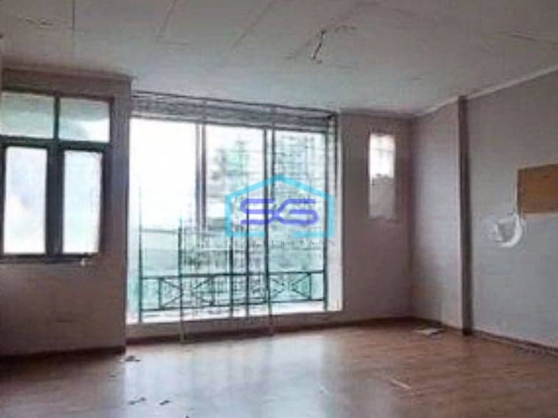 Disewakan cepat Ruko 3 Lantai Strategis di Taman Palem Lestari Jakarta Barat LB 300m2