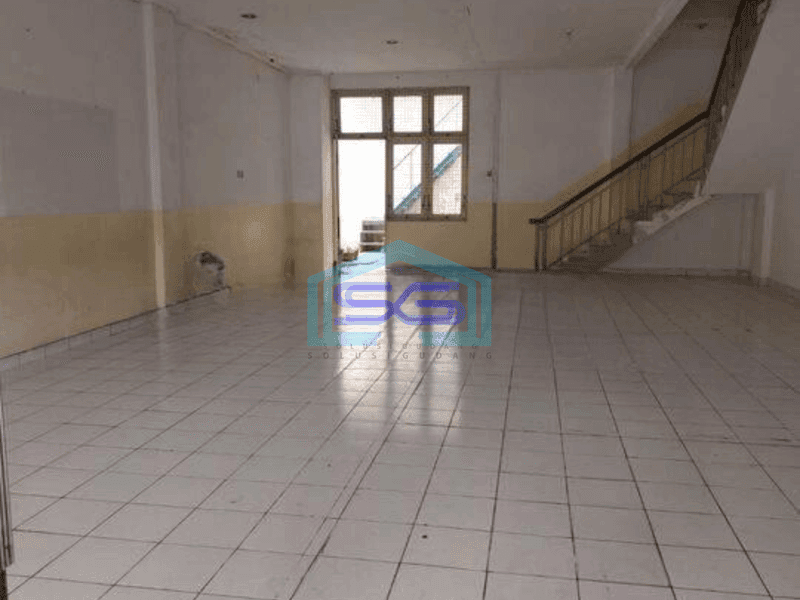 Disewakan Ruko Minimalis Bisa Untuk Gudang 3 Lantai di Citra Raya Tangerang