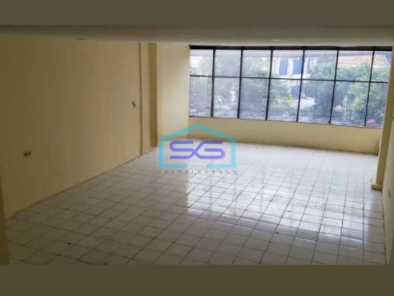 Disewakan Ruko 3 Lantai Luas  Tanah  121 m² Lokasi di Kebayoran Lama Jakarta Selatan