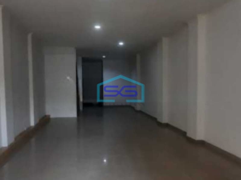 Disewakan Ruko Muara Karang Jakarta Utara Hadap Jalan Raya Luas Bangunan 300m²