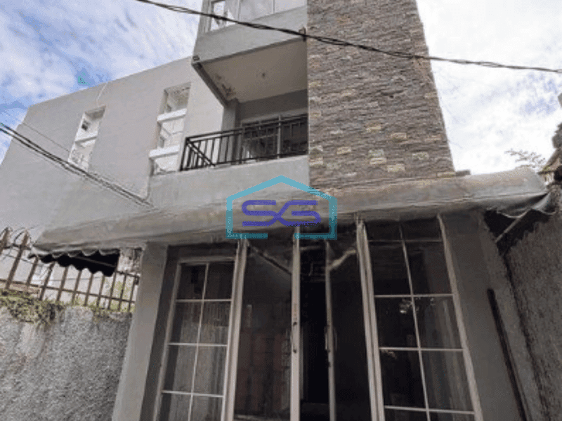 Disewakan Ruko Lokasi Strategis Siap Pakai di Salemba Jakarta Pusat Luas Bangunan 200 m²