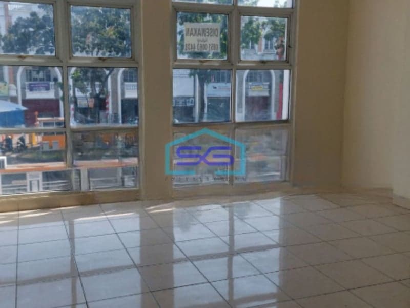 Disewakan Ruko Luas Bangunan 243 m² Lokasi Strategis di Gading Serpong Tangerang