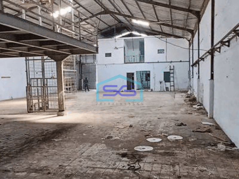 Disewakan gudang bagus 800m2 di Cipondoh