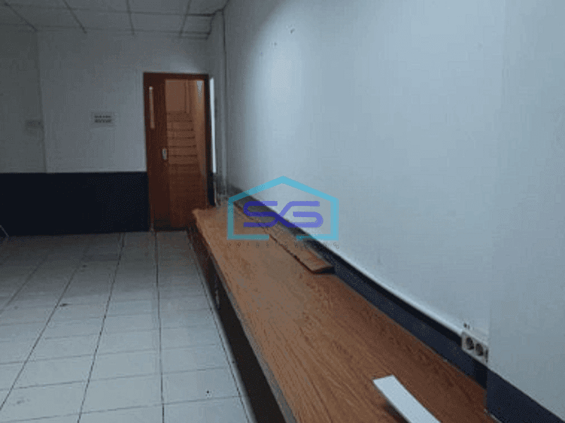 Disewakan Ruko di Kebon Jeruk, Jl. Perjuangan Jakarta Barat LB 273m2