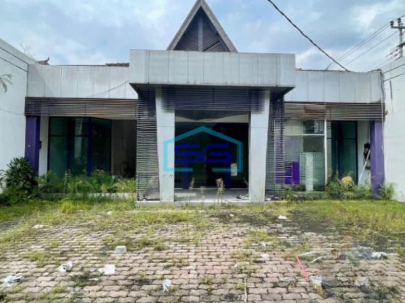 Disewakan Ruko 1,5 Lantai Ex Bank di Jl. Slamet Riyadi Sriwedari Solo LB 500m2
