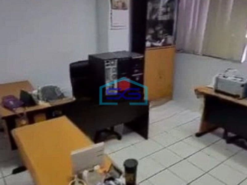 Disewakan Ruko Gandeng dekat Stasiun KA dan Pintu Tol Kemayoran Jakarta Pusat LB 1000m2