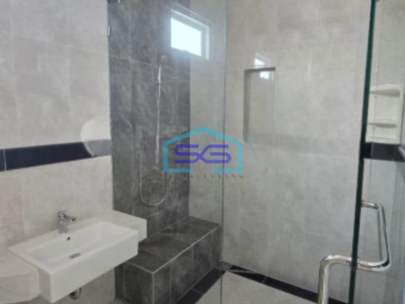 Disewakan Ruko 2 Lantai Luas Tanah 223 m² Lokasi Semarang