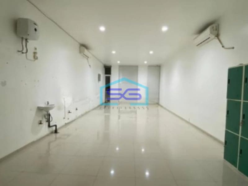 Disewakan Ruko Lokasi Bagus dan Strategis Mainroad Surya Sumantri Bandung LB 185m2