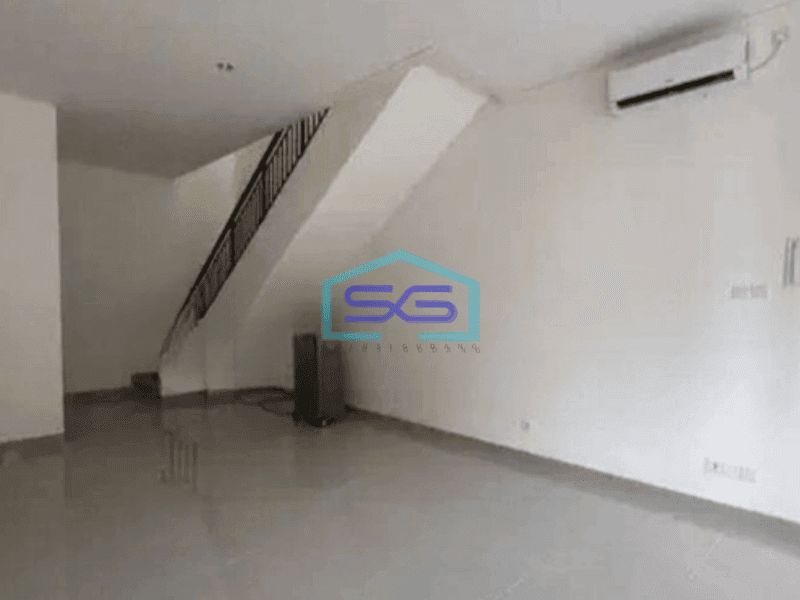 Disewakan Ruko 2 Lantai Bagus di Gading Serpong Tangerang Tersedia Area Parkir
