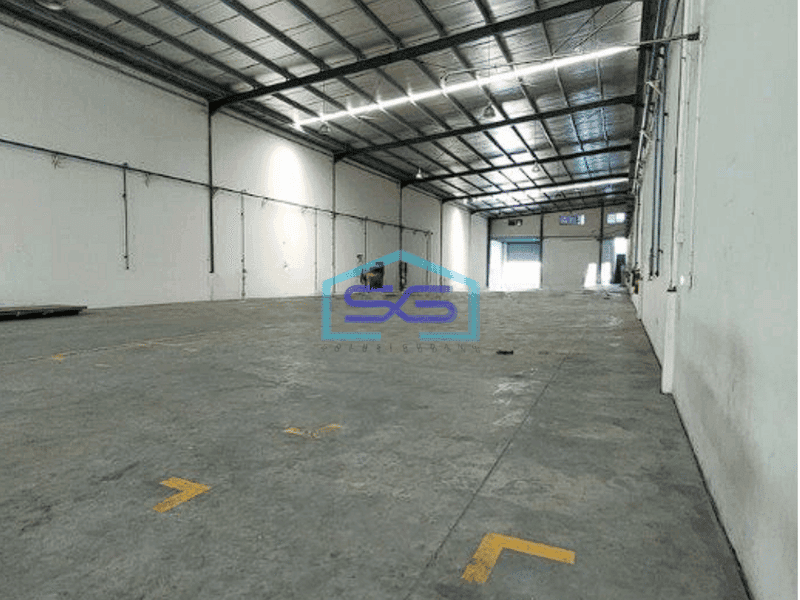 Disewakan Pabrik Dalam Kawasan Office 3 Lantai Area Cikarang LT 1298m2