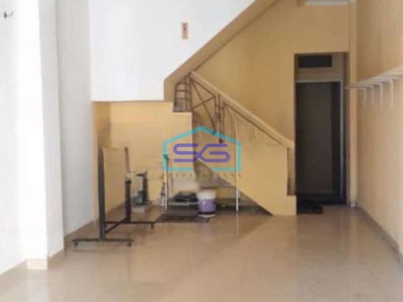 Disewakan Ruko Luas Bangunan 270 m² Lokasi di Daan Mogot Jakarta Barat