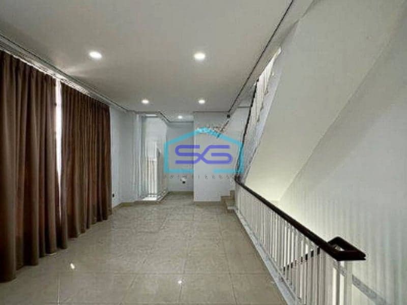 Dijual Ruko Hoek di Sedayu Square , Cengkareng Jakarta Barat LB 270 m² Unfurnished