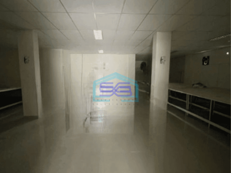 Dijual Ruang Usaha Luas Bangunan  1000 m² Lokasi Strategis di Karawang Barat