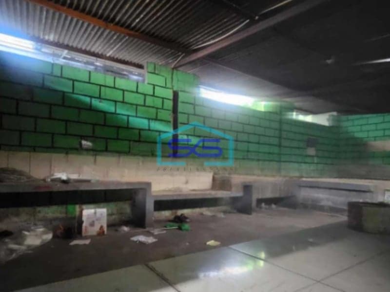 Disewakan ruang usaha di tentara pelajar Semarang Selatan Luas Bangunan  300 m²