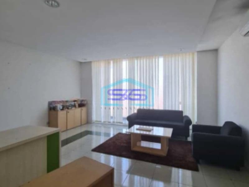 Disewakan Gedung Super Strategis Ex Bank di Jalan Veteran Solo LT 2580m2