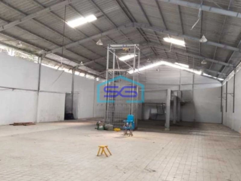Disewakan Gudang Luas Bangunan  1000 m² Lokasi di Tangerang