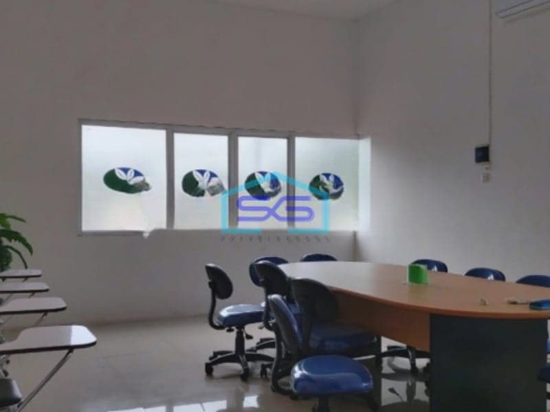 Dijual Cepat Ruko Strategis 3 Lantai Harga OK di Jl Yosodipuro Solo LB 127m2