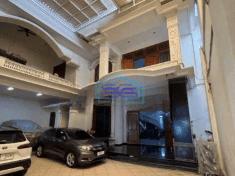 Dijual Ruang Usaha Bangunan Komersial di Surabaya Pusat Lokasi Strategis Luas Bangunan 1900 m²