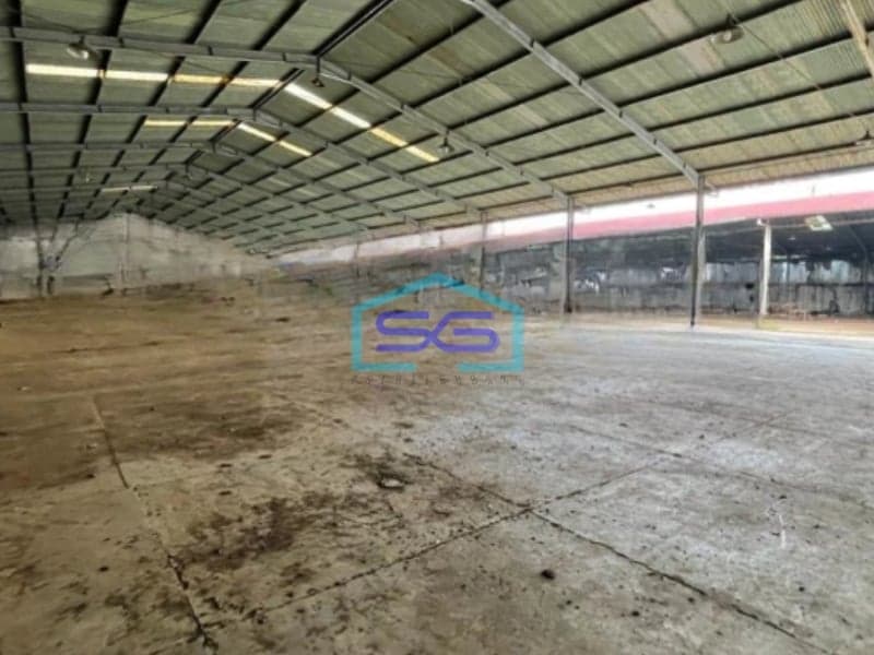 Disewakan Gudang Lokasi Pinggir Jalan Semarang Barat Luas Bangunan 11000 m²