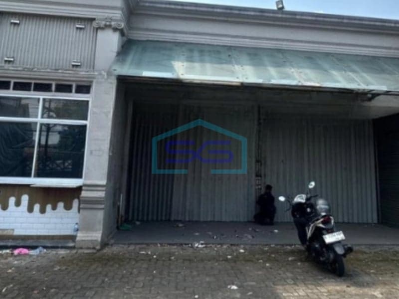 出售商业空间 占地916平方米 位于 jatiwaringin bekasi