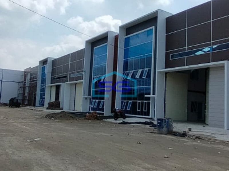 Disewakan Gudang Bagus di Komplek Pergudangan Cosmo Bizland Alang Alang Lebar Palembang LB 1000m2