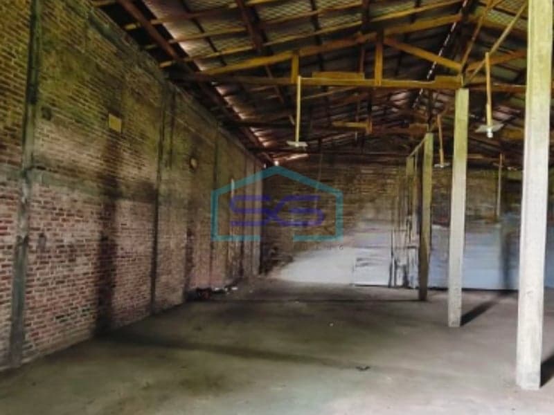 出租占地700平方米仓库位于东爪哇省锦石