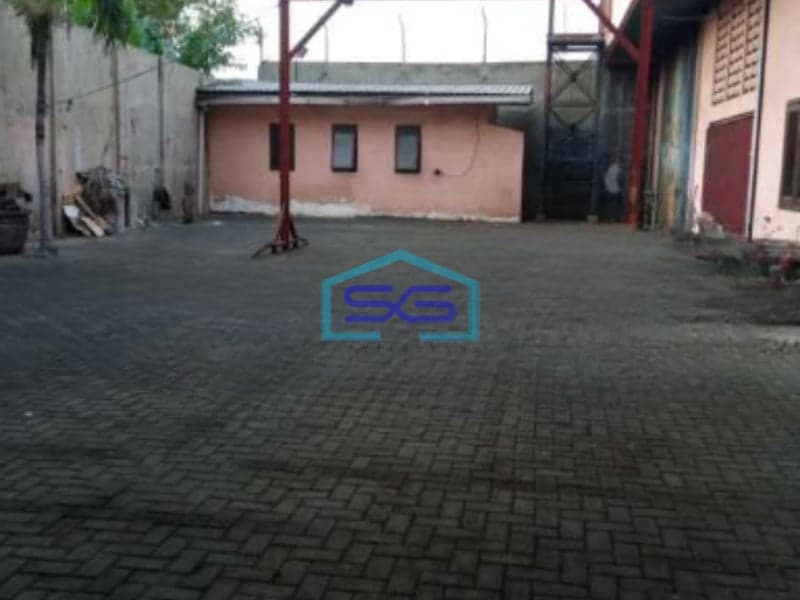 Dijual Gudang Luas Bangunan  800 m² Area Parkir Luas Lokasi Taman Sidoarjo Jawa Timur