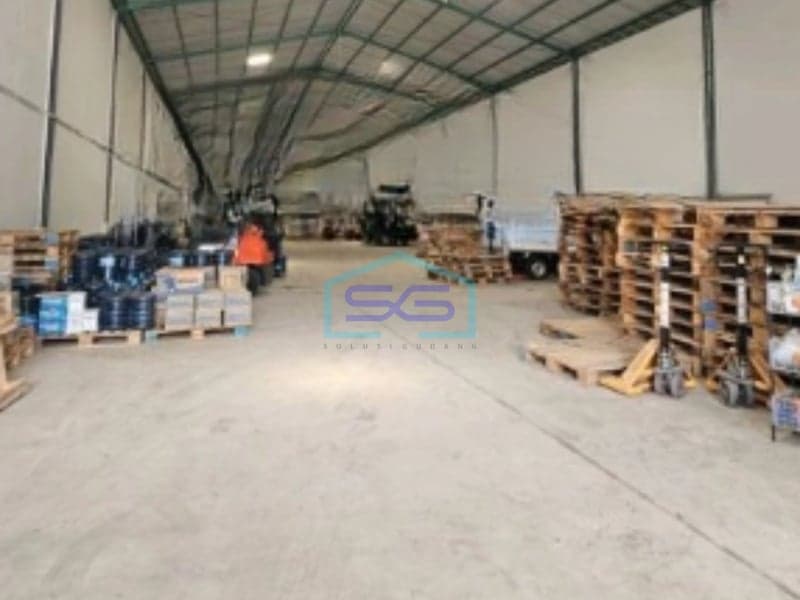 Disewakan Gudang Lokasi Bebas Banjir Siap Huni Luas Tanah 1260 m² di Sidoarjo