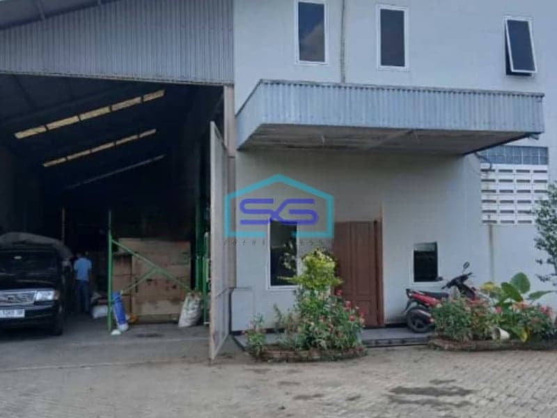 Disewakan Gudang Akses Container Luas Bangunan  700 m² Lokasi di Sepatan Tangerang