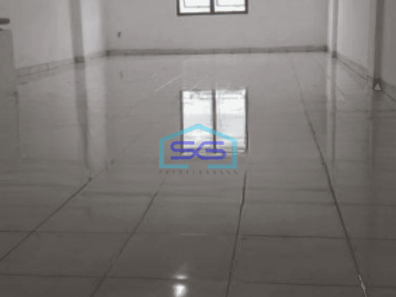 Disewakan Ruko Luas Bangunan  260 m² Hadap Jalan Raya Semanan Jakarta Barat