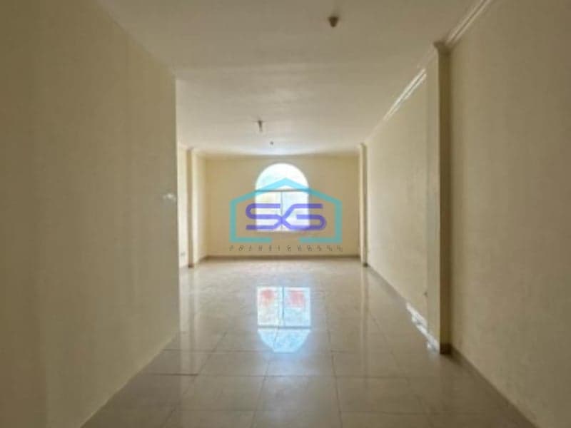 Dijual Ruko Hadap Jalan Raya Depan Lokasi Sangat Bagus di Jakarta Barat LB 250m2