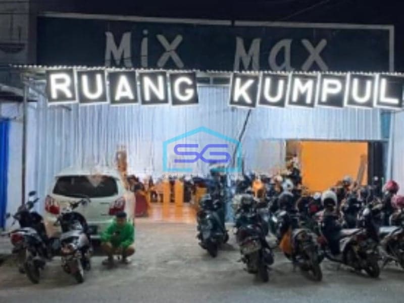 Disewakan Ruko Strategis Pinggir Jalan Utama, Ngaliyan, Kota Semarang Luas Bangunan  260 m²