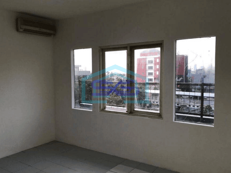 Ruko pinggir jalan Buncit raya mampang 3.5 lantai bisa parkir 4 mobil