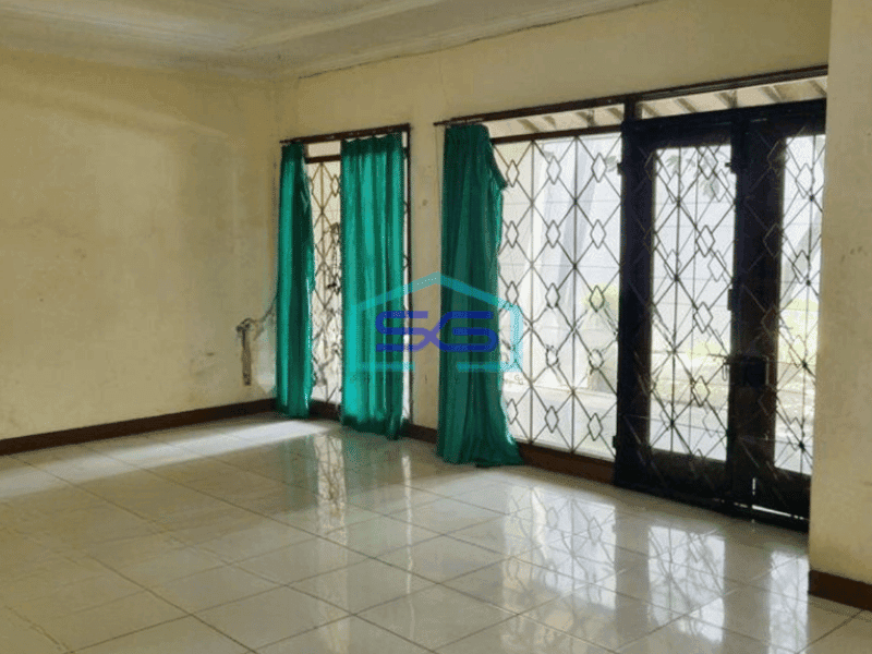 Dijual Ruko Mainroad Mekarwangi Bandung Parkiran Luas LT 194m2