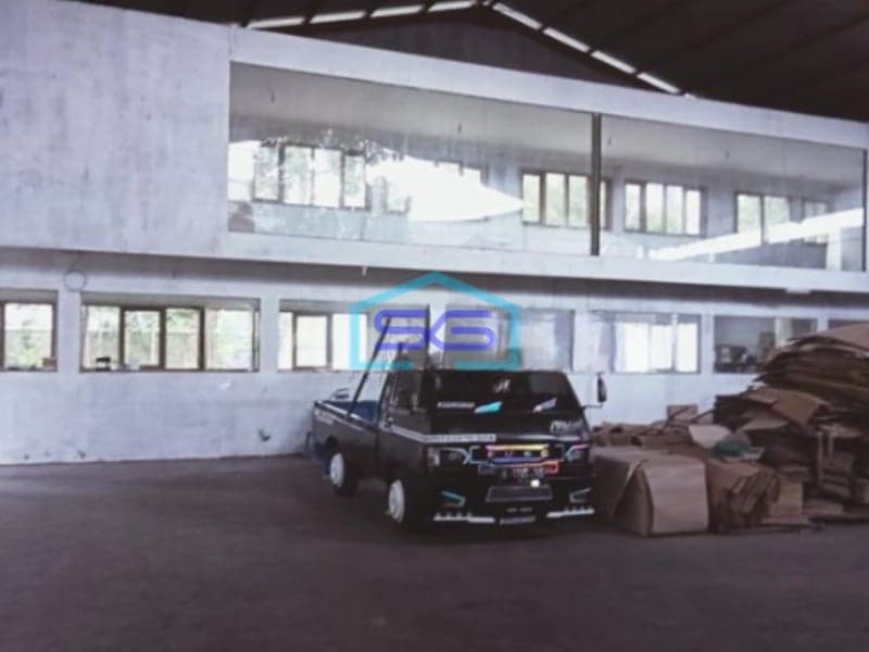 Disewakan Gudang Siap Pakai Ada Loading Dock Area Parkir Luas di Salatiga Jawa Tengah LT 3592m2