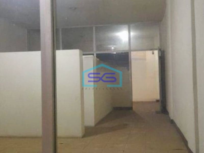 Disewakan Ruko 3 lantai Di Roxy Jakarta Pusat Pinggir Jalan lokasi strategis