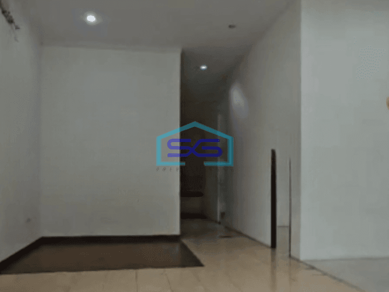 Disewakan Ruko 3 Lantai Luas Bangunan  550 m² di Pluit Jakarta Utara