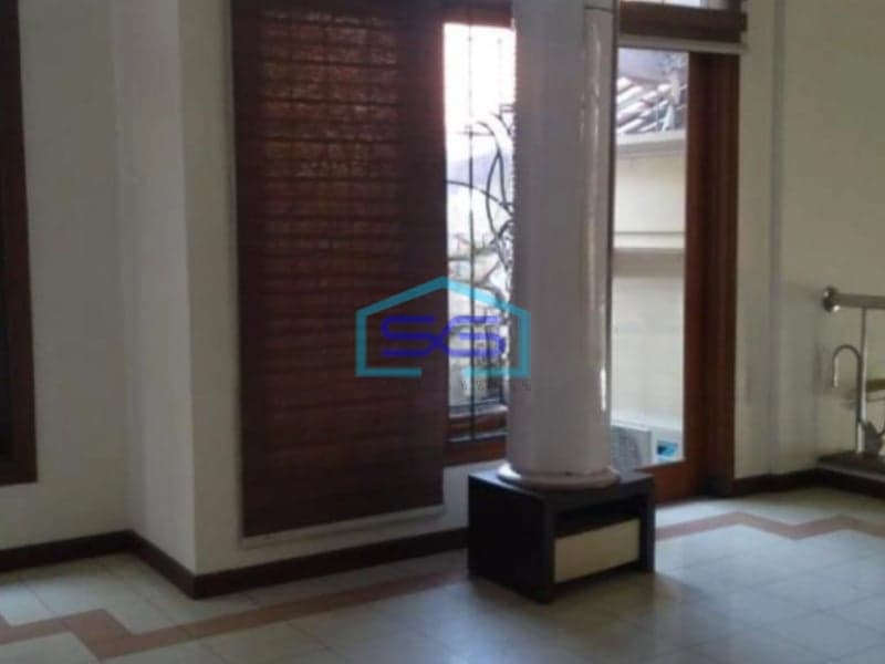 Disewakan Ruko Lokasi Strategis di Semarang Luas Tanah 596 m²