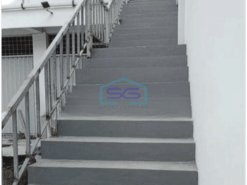 Disewakan gudang bebas banjir siap pakai di Tanjung Pura Kalideres