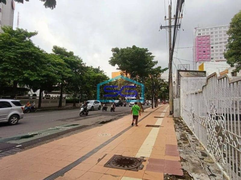 Disewakan Ruko Ex Bank Dan Resto Jl Raya Gubeng Surabaya Pusat LT 993m2