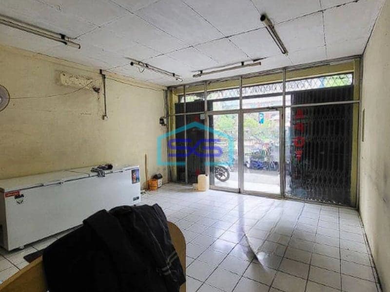 Disewakan cepat Ruko 3 Lantai Strategis di Taman Palem Lestari Jakarta Barat LB 300m2