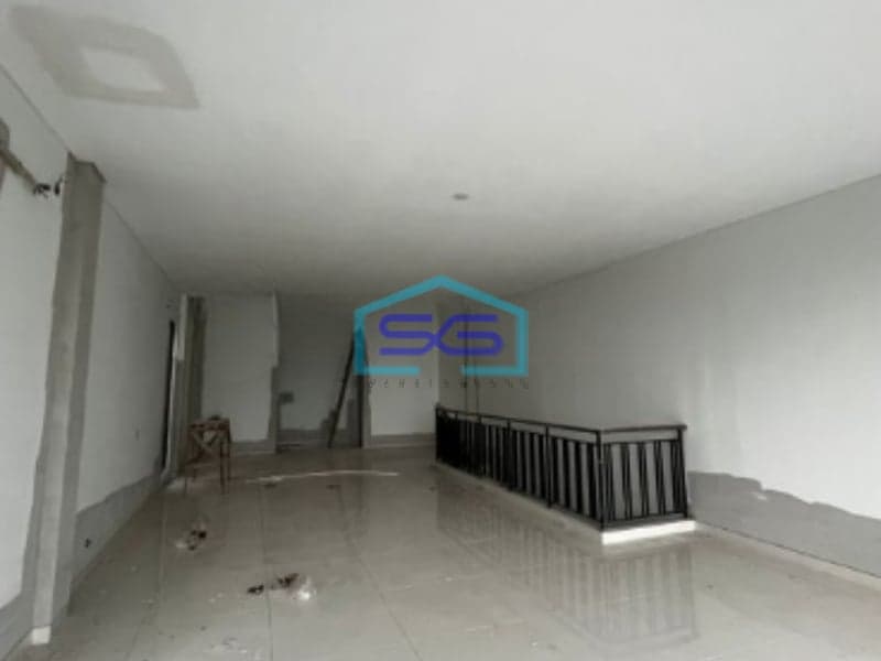 Disewakan Ruko Hoek Baru Siap Pakai Strategis High Ceiling Gading Serpong Tangerang LB 320m2