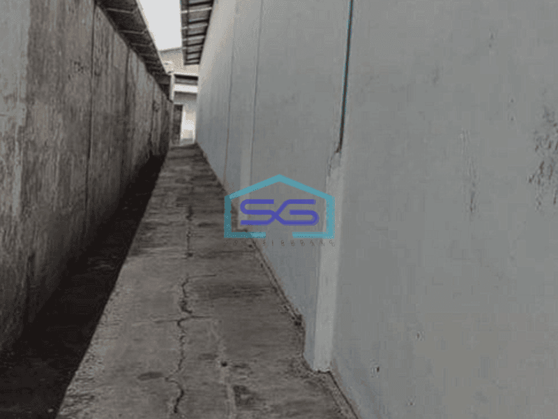 Dijual gudang bagus 894m2 di Kamal