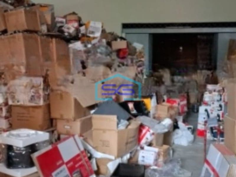 Dijual Gudang Luas Tanah 700 m² Akses Container 20 Feet Lokasi Cipondoh Tangerang