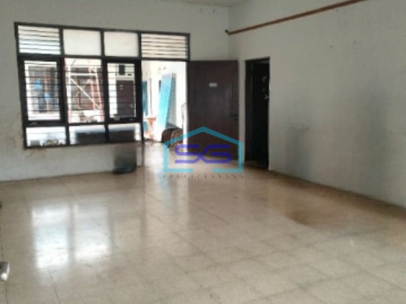 Disewakan kantor di Pajajaran H.mesri Bandung Parkir Luas LB 350m2