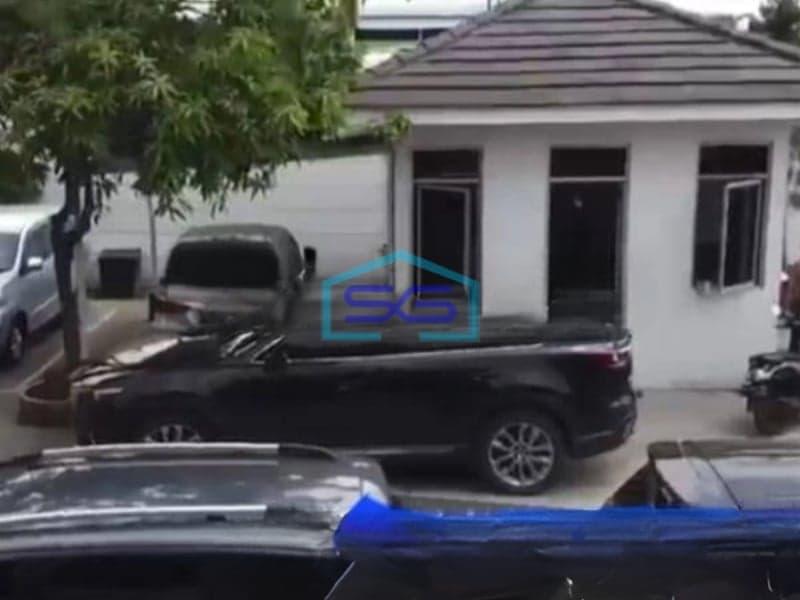 Disewakan Gudang Ex Showroom Rapih Bagus Lb 3000m2 Strategis Pinggir Jalan Di Kebalen Bekasi Utara