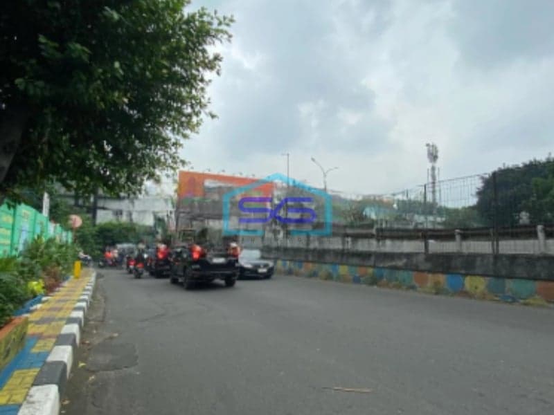 Dijual Tanah Pinggir Tol dan Pinggir Jalan DI Arjuna Utara Jakarta Barat Luas Tanah 2114 m²