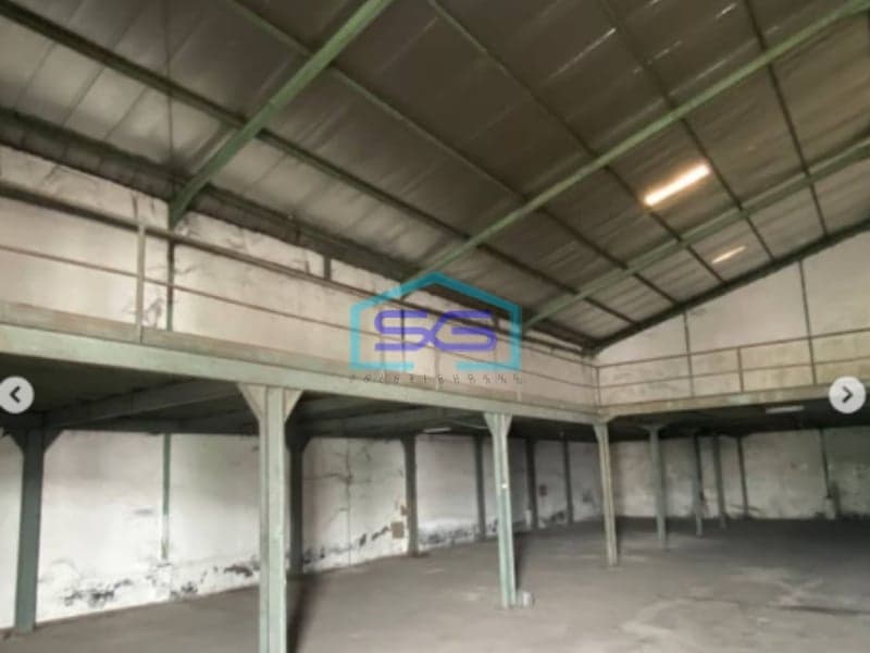 Disewakan Gudang Angtropolis blok E Ada lift barang di Surabaya Jawa Timur LB 480m2